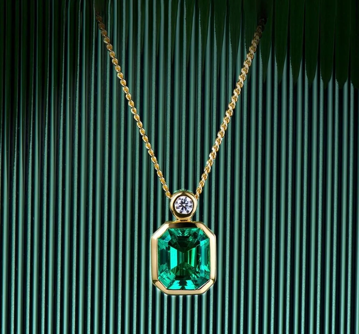 Finished emerald jewellery